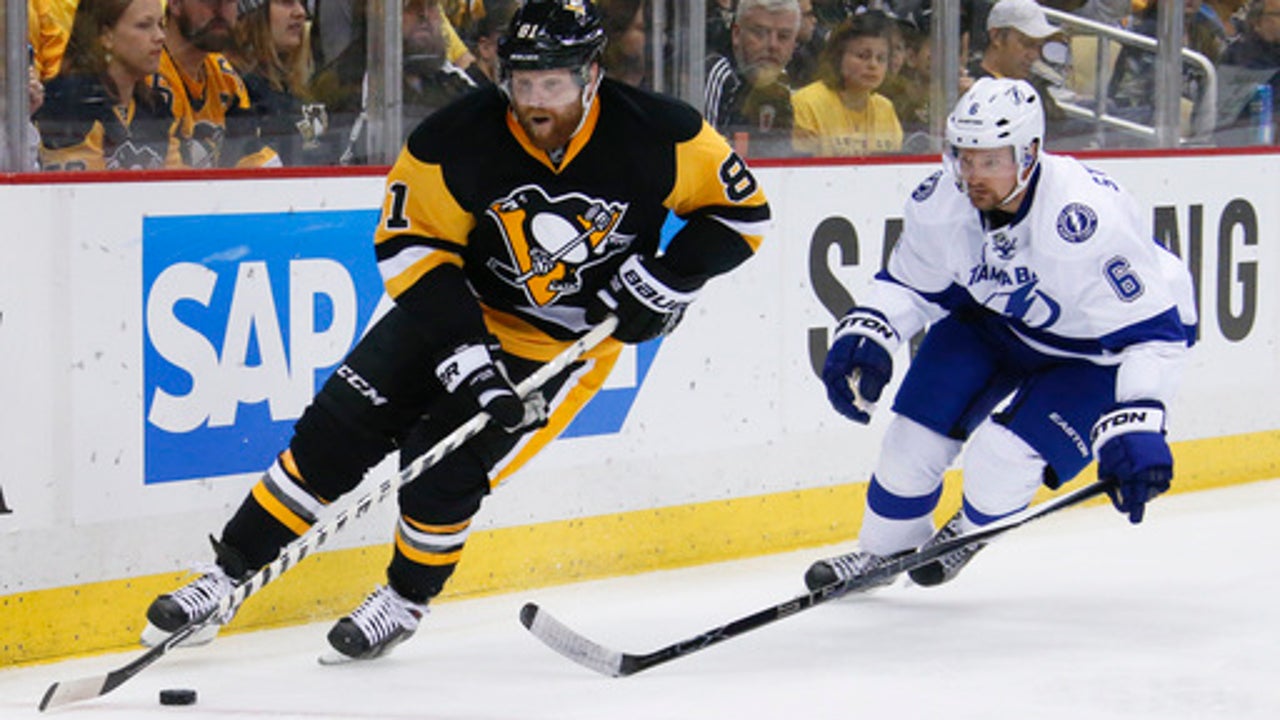 Kessel, Penguins look to close out Sharks in Game 5